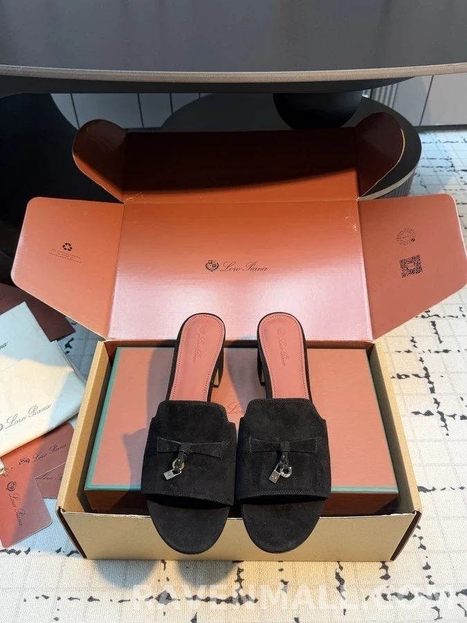 로로피아나 로로피아나 스웨이드 블록힐 뮬 샌들 상세 이미지