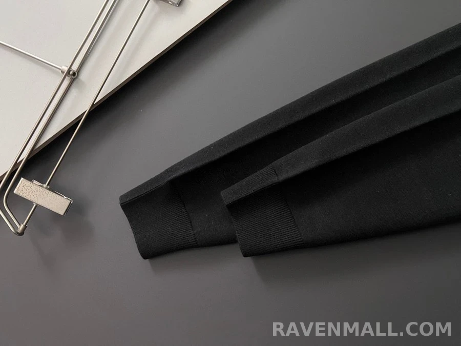 브루넬로 쿠치넬리 브루넬로 쿠치넬리 자수 로고 니트 카라 셔츠 상세 이미지