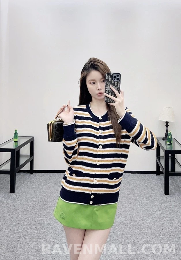 샤넬 샤넬 라운드넥 스트라이프 가디건 상세 이미지