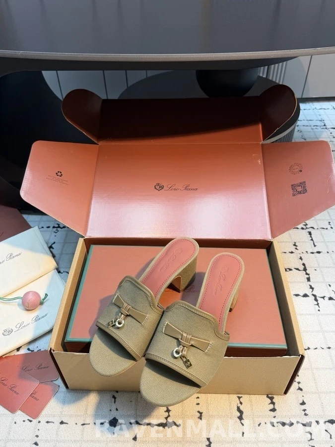 로로피아나 로로피아나 메탈 버클 캔버스 뮬 상세 이미지