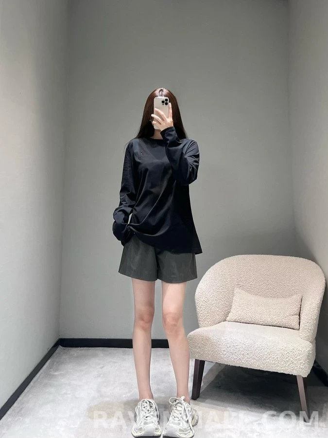 생로랑 생로랑 라운드넥 긴팔 티셔츠 상세 이미지