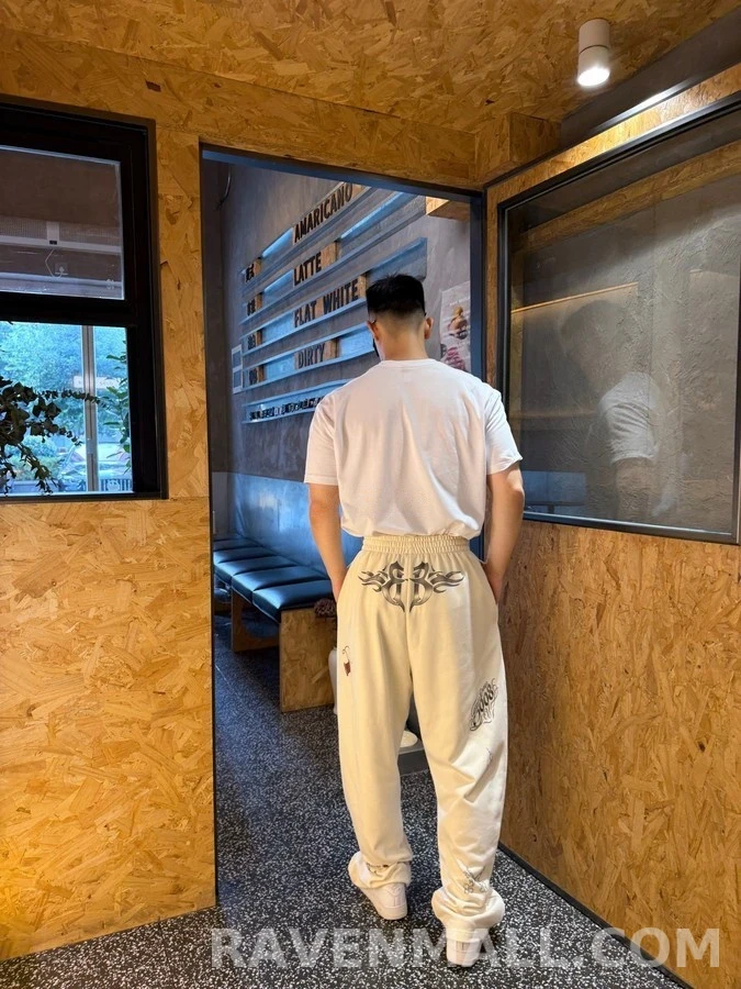발렌시아가 발렌시아가 타투 그래픽 와이드 트레이닝 팬츠 상세 이미지