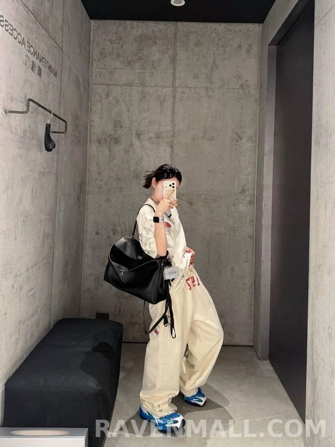발렌시아가 발렌시아가 타투 그래픽 와이드 트레이닝 팬츠 상세 이미지