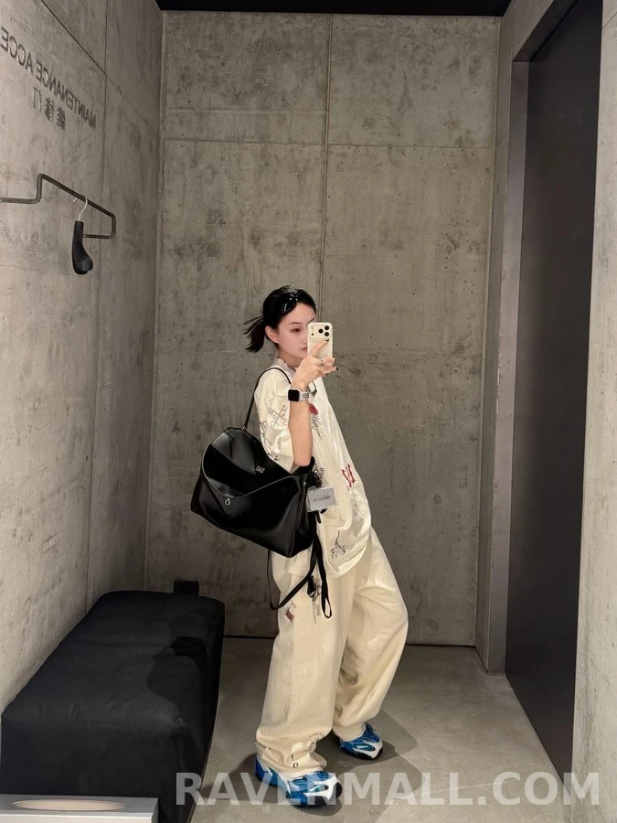 발렌시아가 발렌시아가 타투 그래픽 와이드 트레이닝 팬츠 상세 이미지