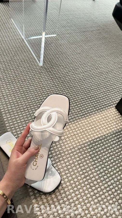 샤넬 샤넬 더블 C 로고 샌들 상세 이미지