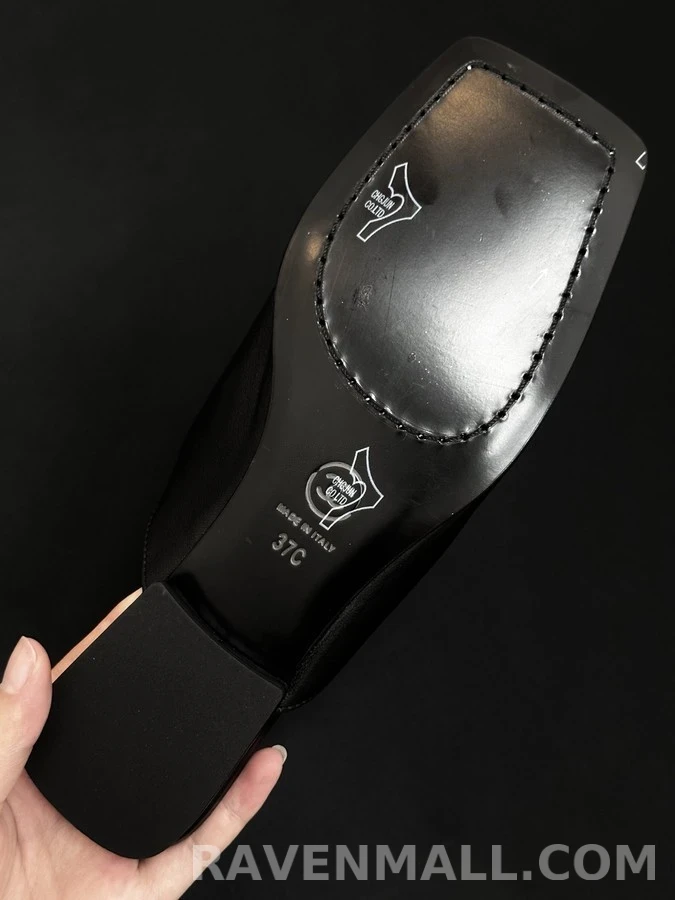 샤넬 샤넬 로고 스웨이드 뮬 로퍼 상세 이미지