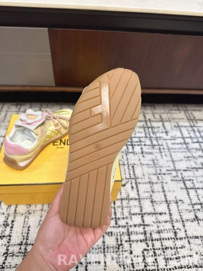 펜디 펜디 딜피나 런웨이 스니커즈 상세 이미지