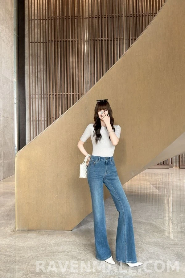 생로랑 세인트로랑 Y 로고 자수 플레어 데님 팬츠 상세 이미지