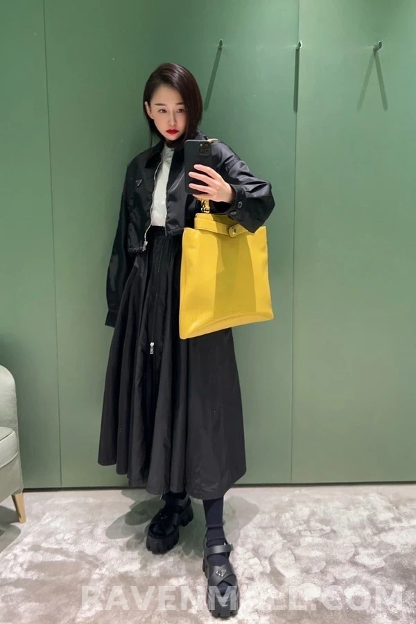 프라다 프라다 트라이앵글 로고 플랫폼 샌들 상세 이미지