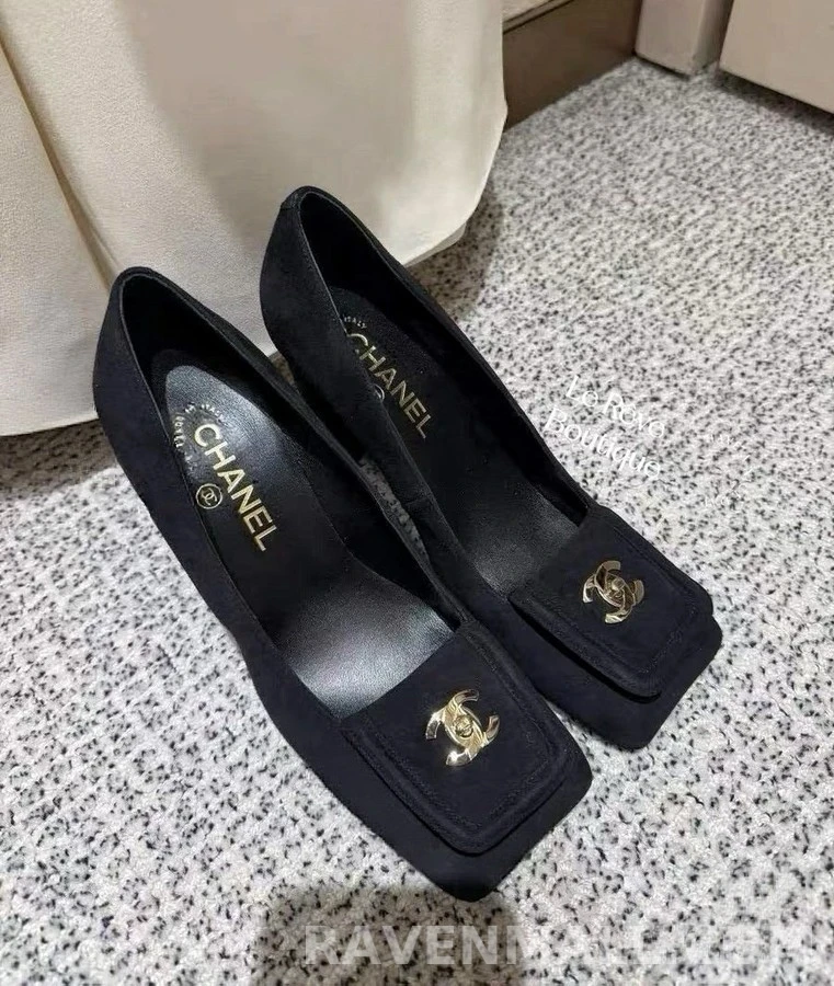 샤넬 샤넬 스웨이드 플랩 펌프스 상세 이미지