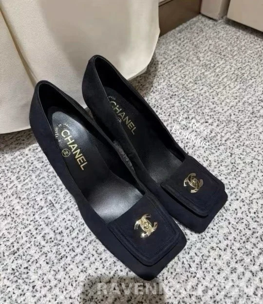 샤넬 샤넬 스웨이드 플랩 펌프스 상세 이미지