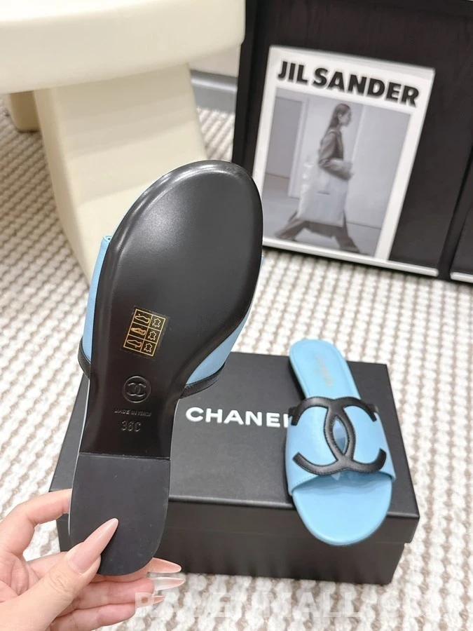 샤넬 샤넬 더블 C 로고 슬라이드 샌들 상세 이미지