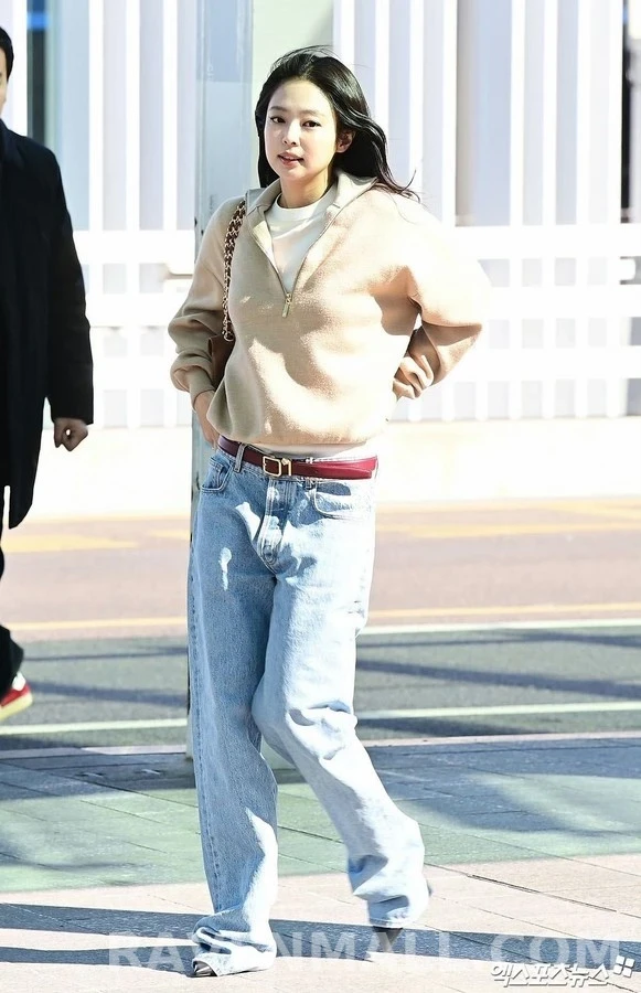 샤넬 샤넬 더블 C 로고 스트레이트핏 데님 팬츠 상세 이미지