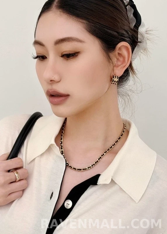 샤넬 샤넬 로고 가죽 체인 귀걸이 상세 이미지