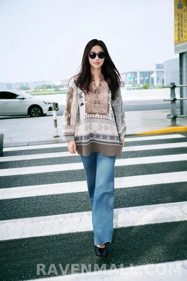 발렌티노 발렌티노 V 로고 와이드 커프 데님 팬츠 상세 이미지