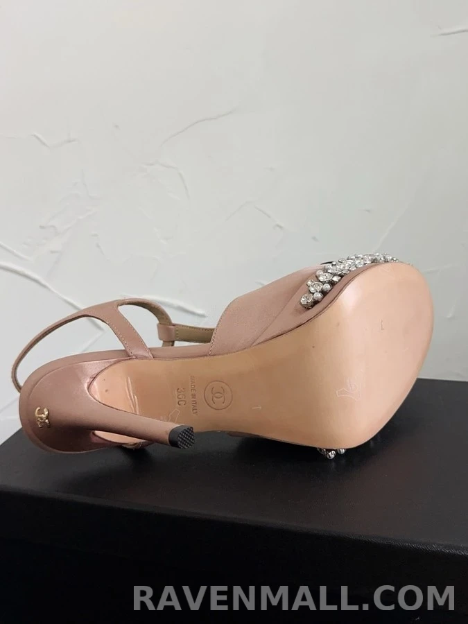 샤넬 샤넬 T스트랩 캡토 크리스탈 힐 상세 이미지