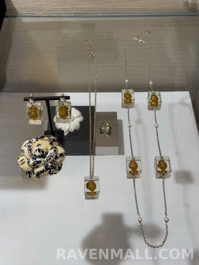 샤넬 샤넬 투명 큐브 진주 롱 목걸이 상세 이미지