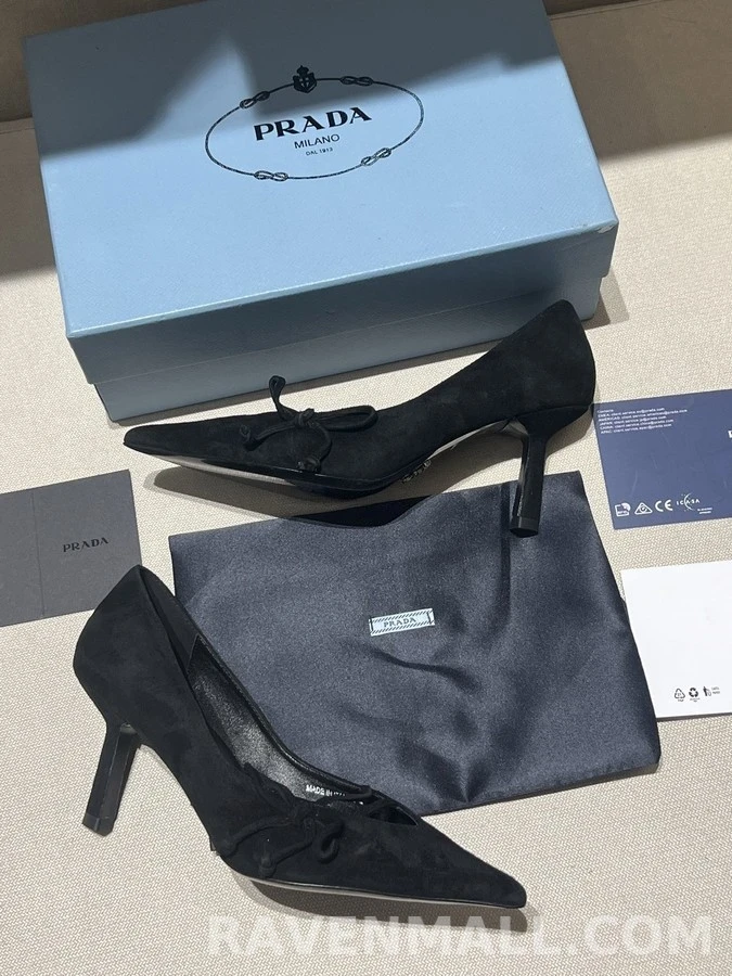 프라다 프라다 스웨이드 레이스업 펌프스 상세 이미지
