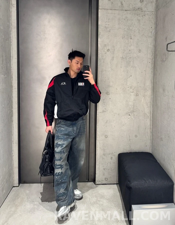 발렌시아가 발렌시아가 고딕 레터링 디스트로이드 데님 팬츠 상세 이미지