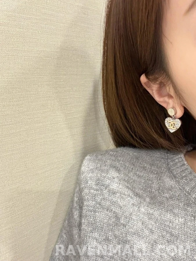 샤넬 샤넬 하트 크리스탈 귀걸이 상세 이미지