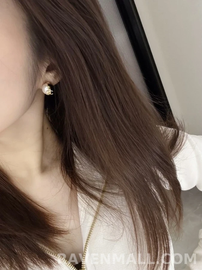 샤넬 샤넬 로고 투톤 스터드 귀걸이 상세 이미지