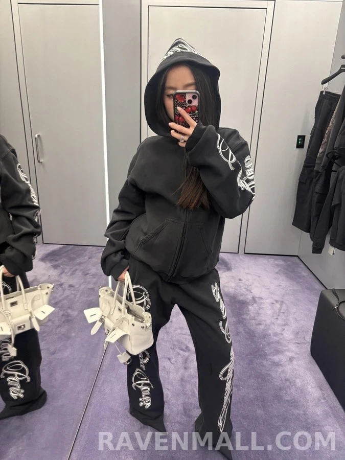 발렌시아가 발렌시아가 커시브 자수 트레이닝 팬츠 상세 이미지