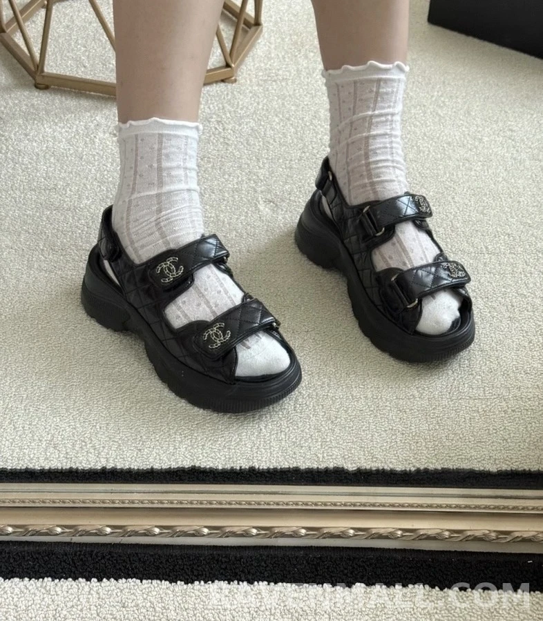 샤넬 샤넬 퀼팅 더블C 로고 샌들 상세 이미지
