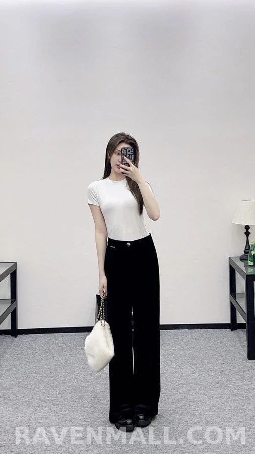 샤넬 샤넬 2025 벨벳 와이드 스트레이트 팬츠 상세 이미지