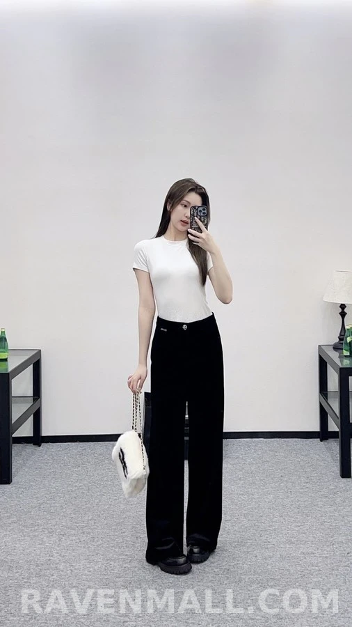 샤넬 샤넬 2025 벨벳 와이드 스트레이트 팬츠 상세 이미지