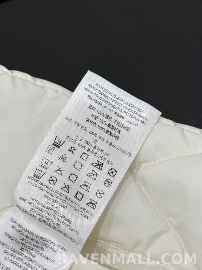 버버리 버버리 체크 지퍼 퀼팅 베스트 상세 이미지