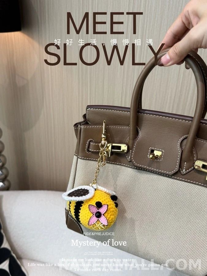 루이비통 루이비통 비 크로셰 키링 상세 이미지