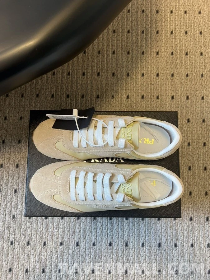 프라다 프라다 복고풍 레터링 스니커즈 상세 이미지