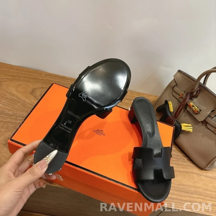 발렌티노 발렌티노 스터드 장식 블록힐 샌들 상세 이미지