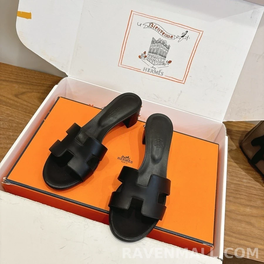 발렌티노 발렌티노 스터드 장식 블록힐 샌들 상세 이미지