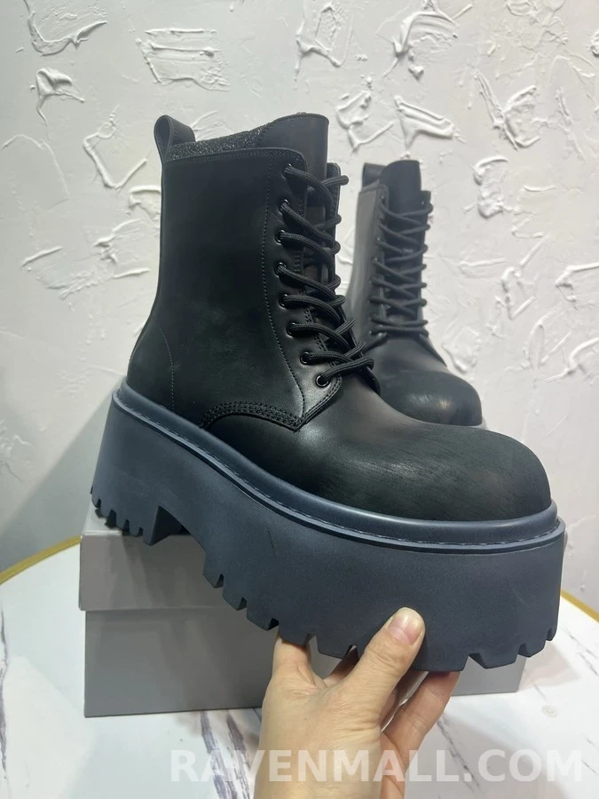발렌시아가 발렌시아가 스트라이크 부츠 상세 이미지