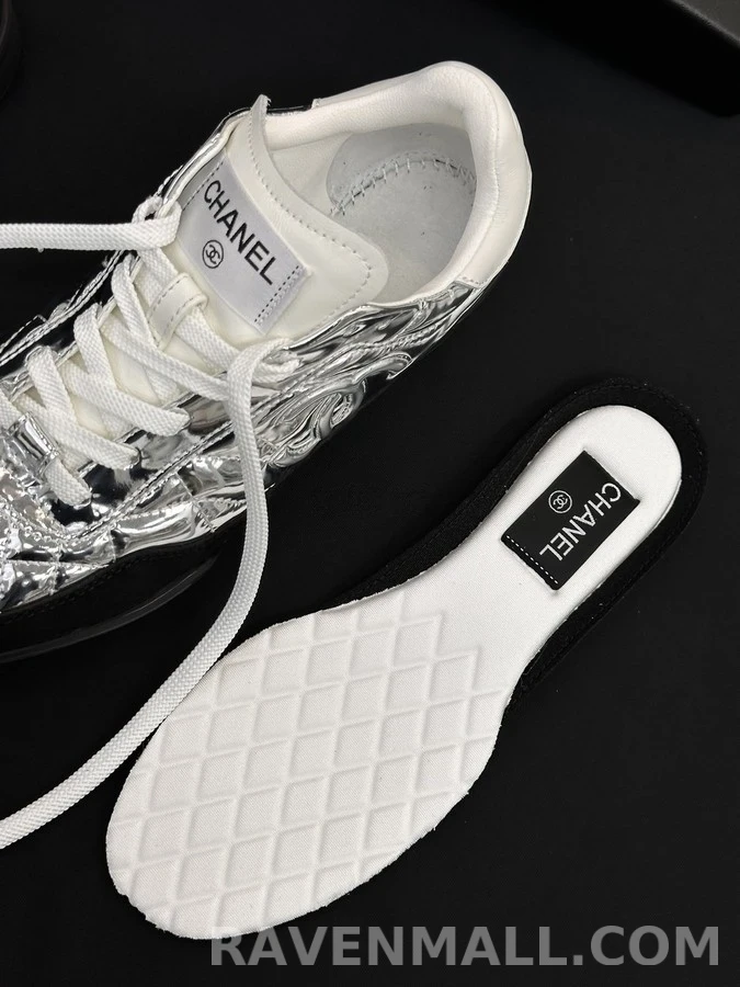 샤넬 샤넬 메탈릭 퀼팅 스니커즈 상세 이미지
