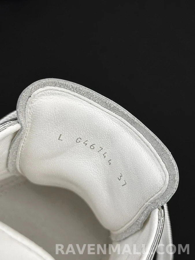 샤넬 샤넬 메탈릭 퀼팅 스니커즈 상세 이미지
