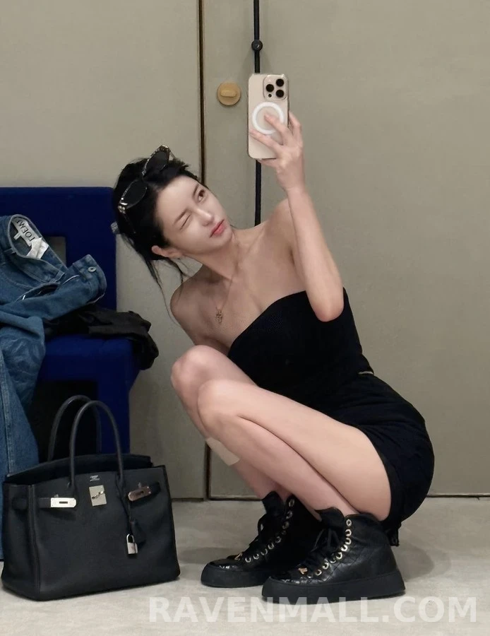 샤넬 샤넬 벨벳 진주 스니커즈 상세 이미지
