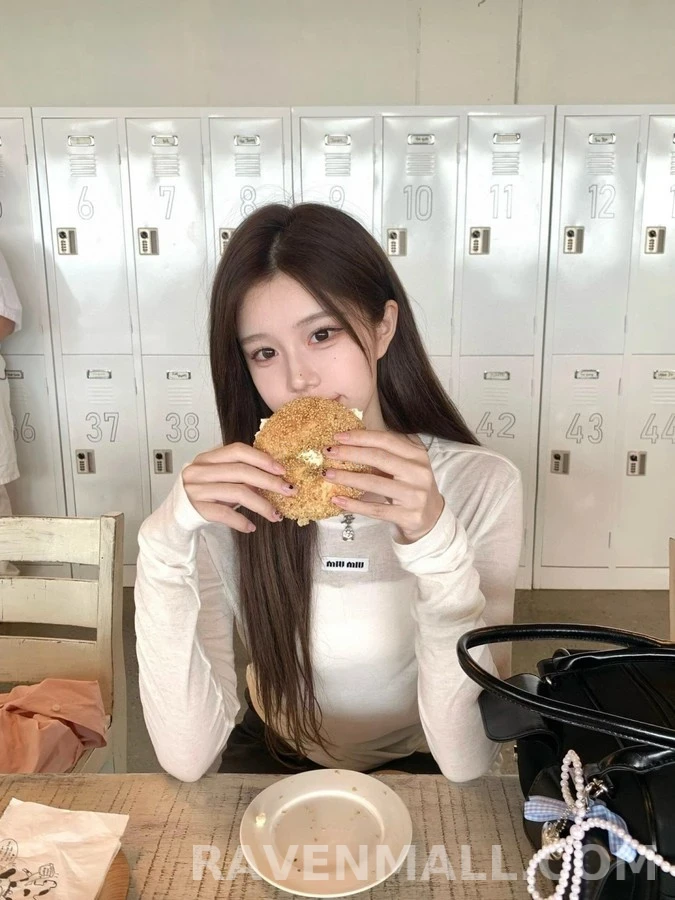 미우미우 미우미우 로고 긴팔 티셔츠 상세 이미지
