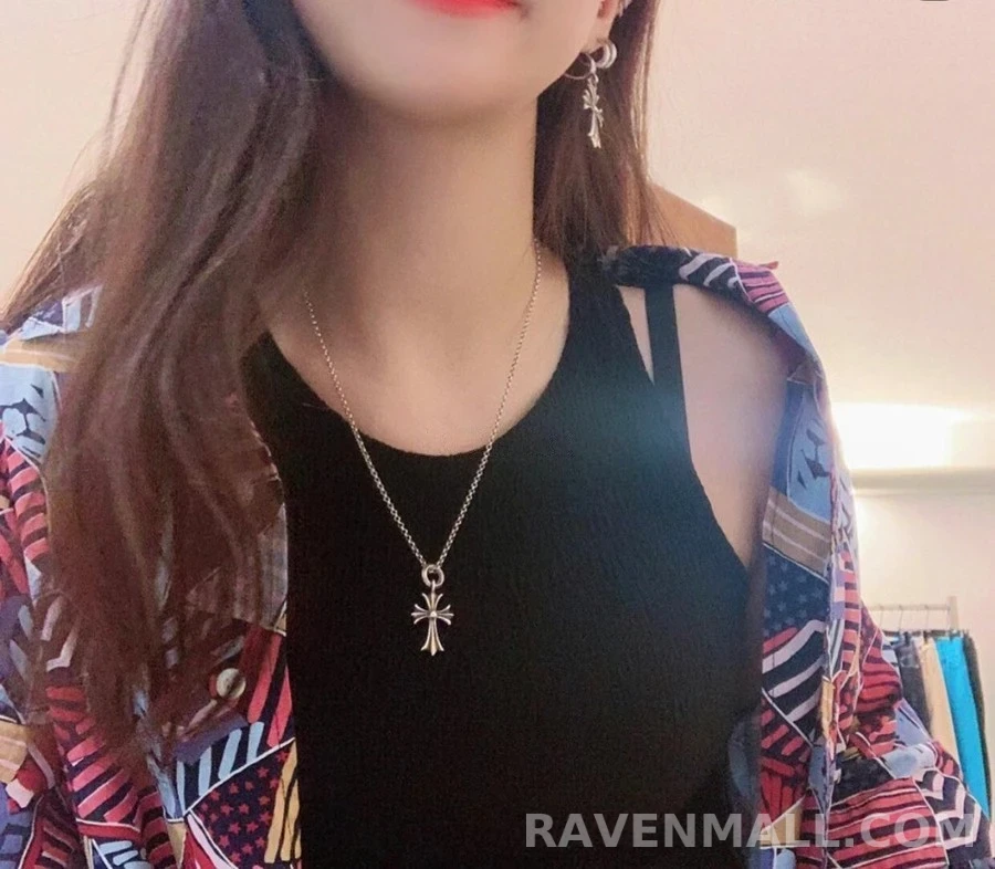 크롬하츠 크롬하츠 타이니크로스 십자가 목걸이 상세 이미지