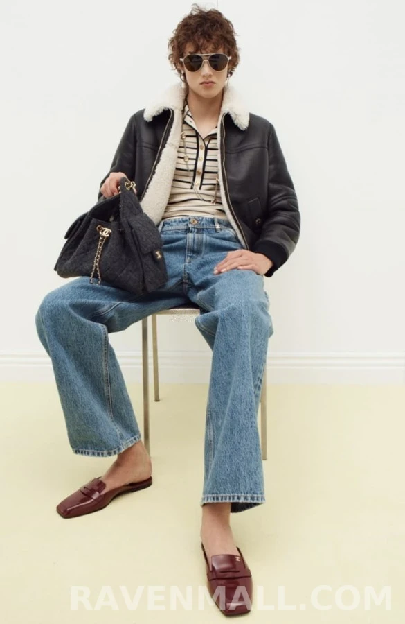 샤넬 샤넬 양털 칼라 레더 봄버 재킷 상세 이미지