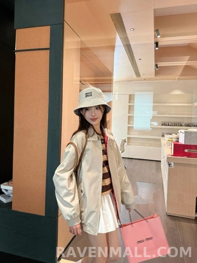 미우미우 미우미우 자수 로고 하링턴 자켓 상세 이미지