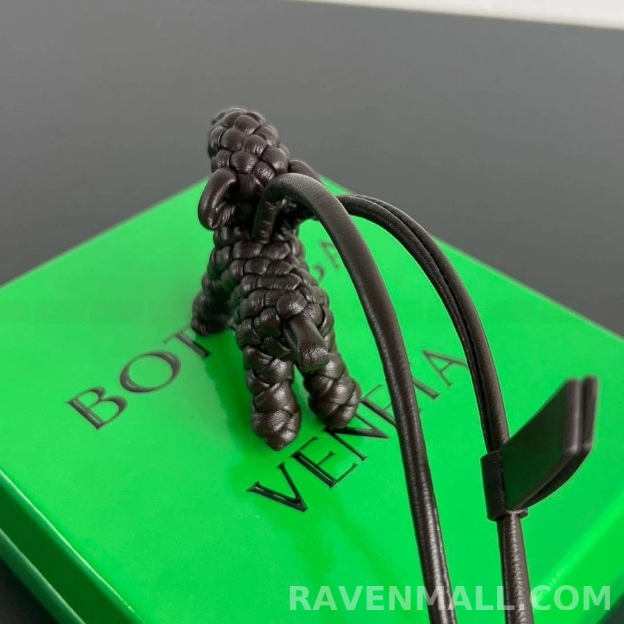 보테가베네타 보테가 베네타 도그 참 펜던트 상세 이미지
