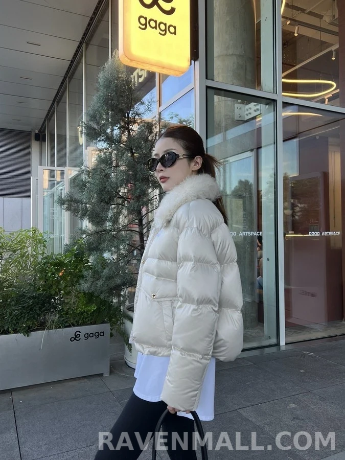 미우미우 미우미우 퍼 카라 레터링 패딩 자켓 상세 이미지
