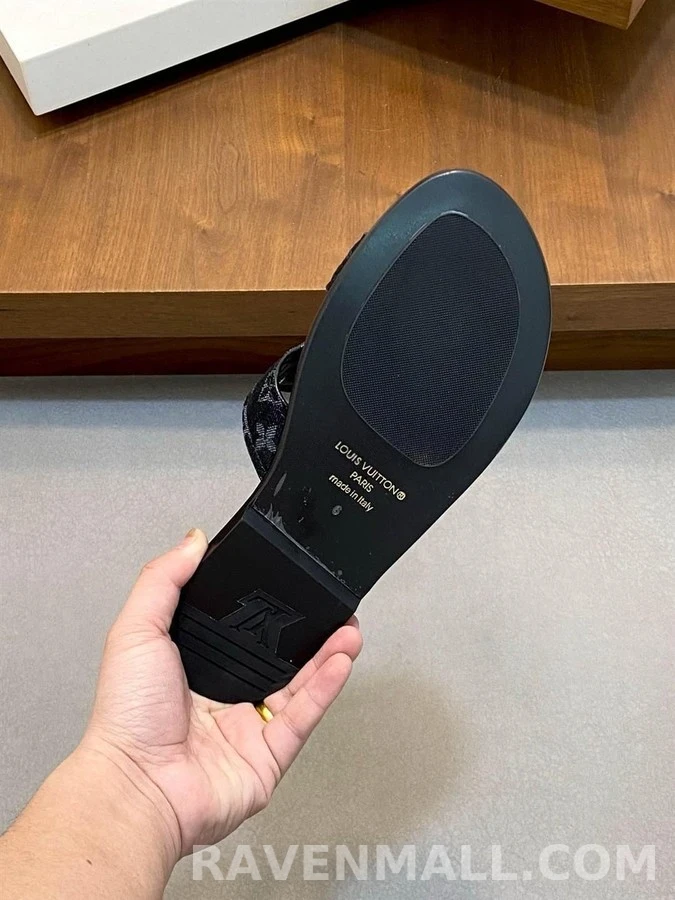 루이비통 루이비통 LV 오아시스 뮬 모노그램 이클립스 상세 이미지
