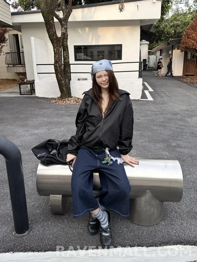 프라다 프라다 삼각 로고 후드 집업 상세 이미지