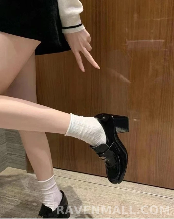미우미우 미우미우 페이턴트 펌프스 로퍼 상세 이미지