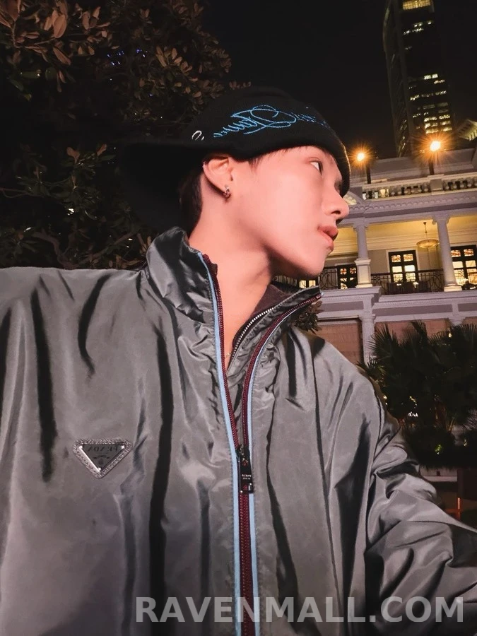 프라다 프라다 나일론 삼각 로고 자켓 상세 이미지