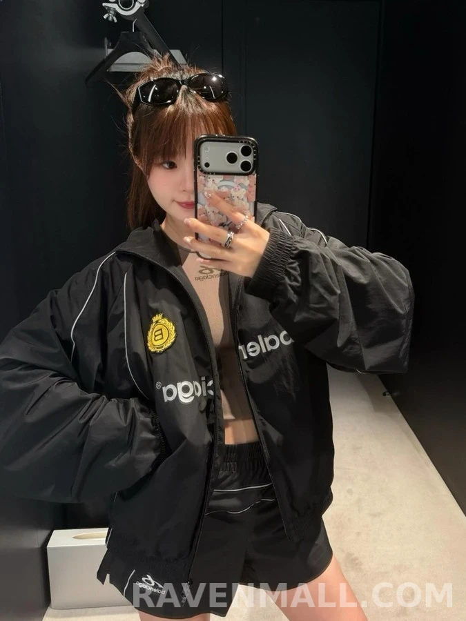 발렌시아가 발렌시아가 엠블럼 레터링 사커 자켓 상세 이미지