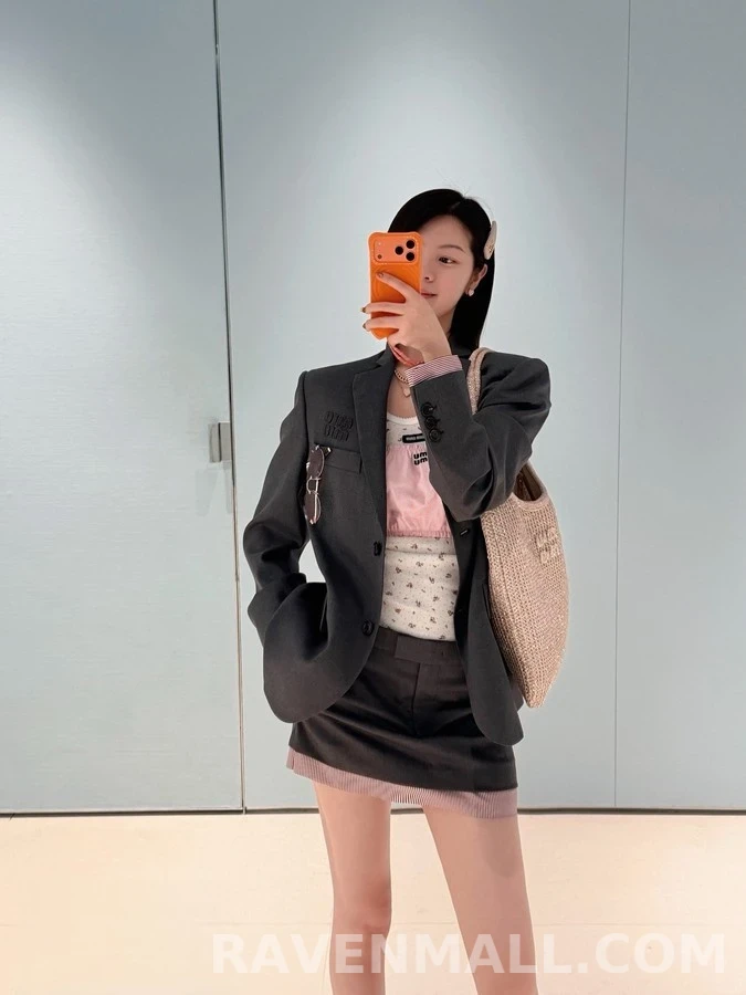 미우미우 미우미우 로고 탈부착 커프스 울 자켓 상세 이미지